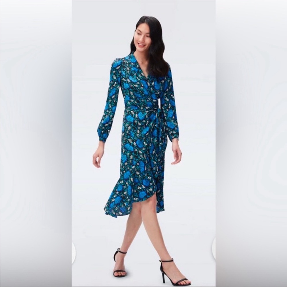 Diane Von Furstenburg Carla Floral Blue Wrap Dress like new size XL